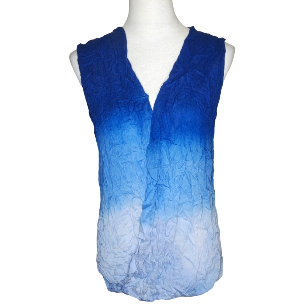 🦋DKNY Jeans Ombre Blues With A Twist Crush Top